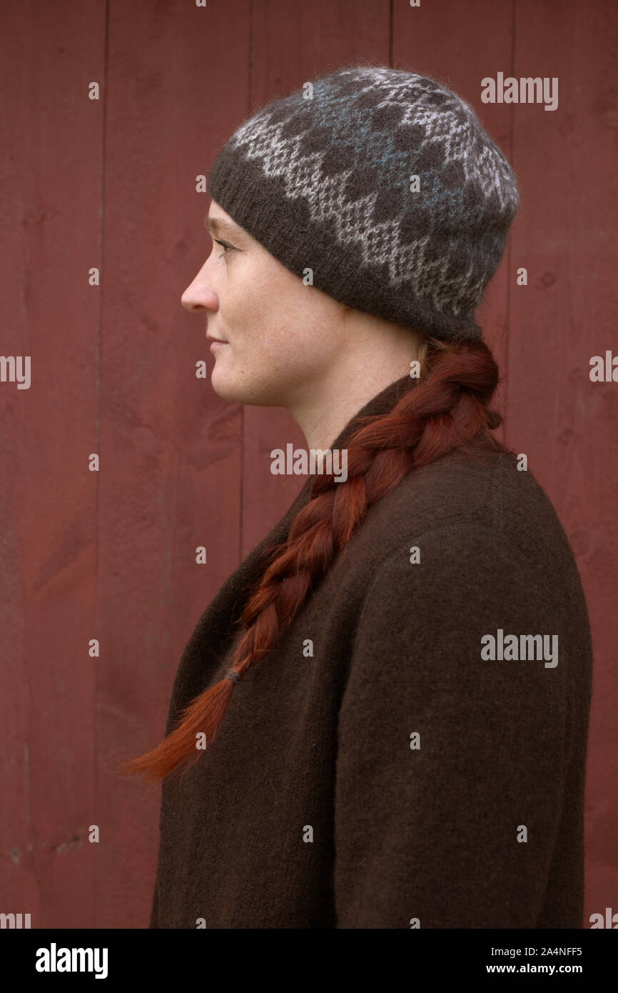 Woman wearing wooly hat hi-res stock photography and images - Alamy