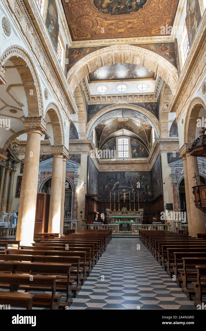 Interior of Cattedrale di Sant'Agata (Cathedral of Saint Agatha) in  Gallipoli old town, Apulia (Puglia) in Southern Italy Stock Photo - Alamy, image size:866x1390