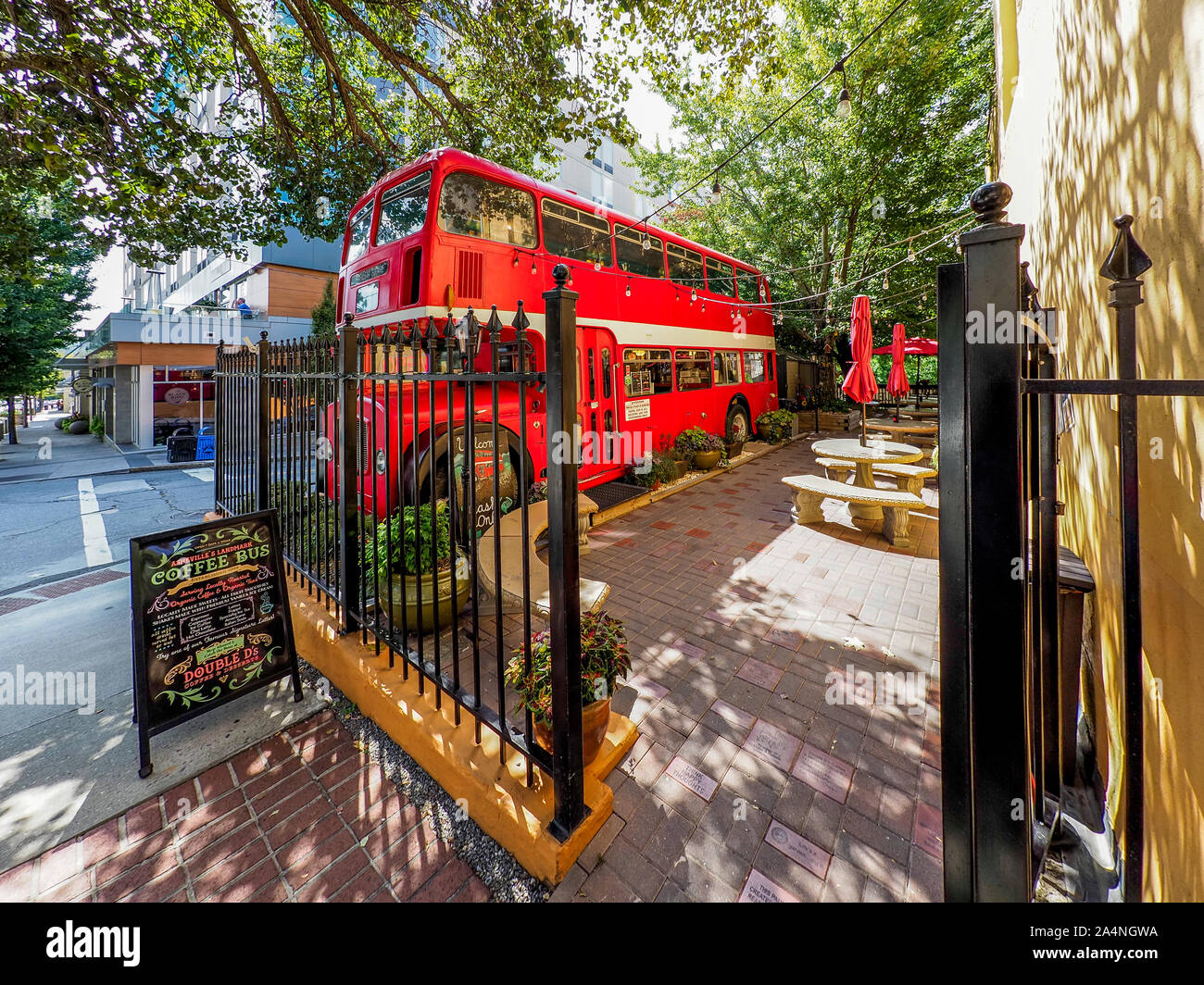 Double D's Coffee & Desserts in a London Double Decker Bus in downtown Asheville North Carolina Stock Photo