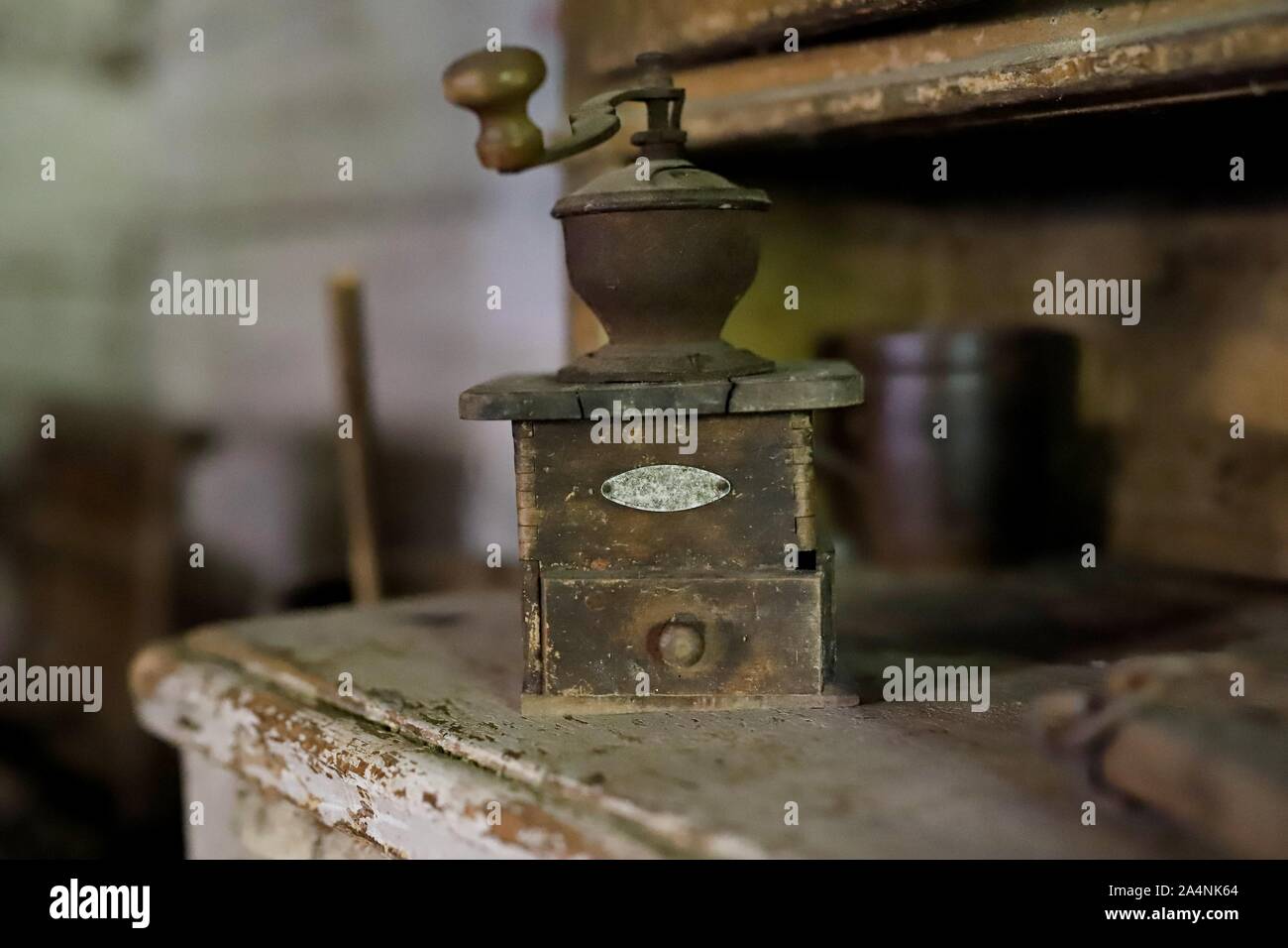 Antique copper coffee machine High Resolution Stock Photography and