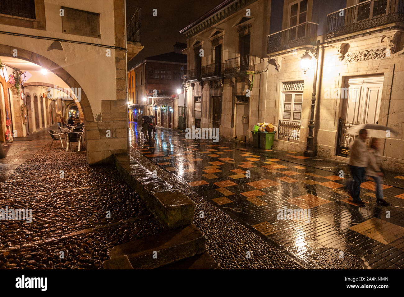 Night rainy spain hi-res stock photography and images - Alamy