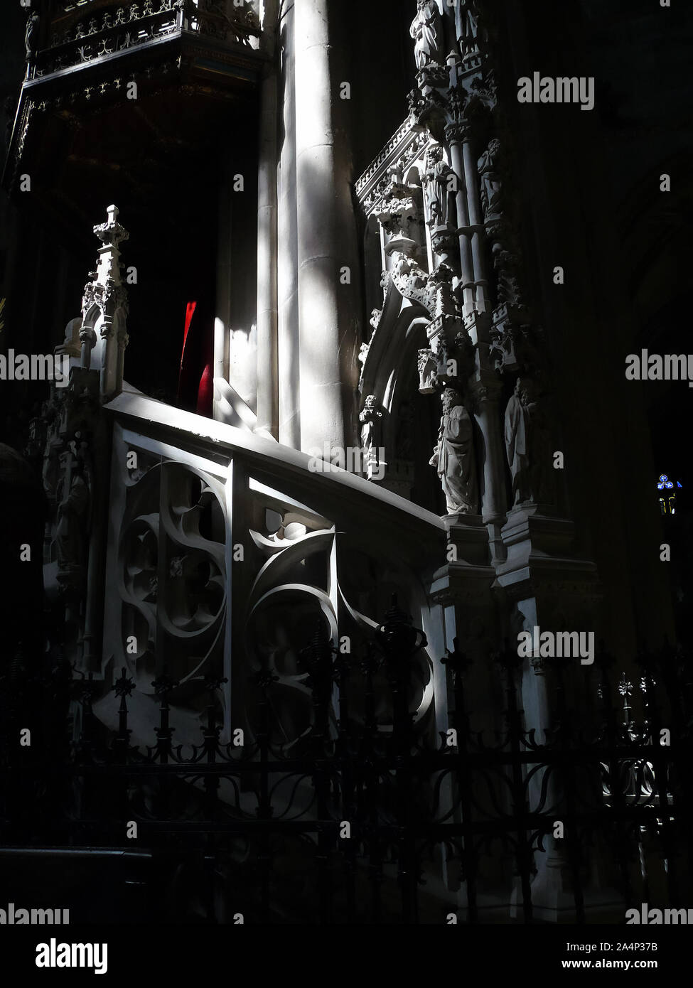 Dom der heiligen elisabeth hires stock photography and images Alamy