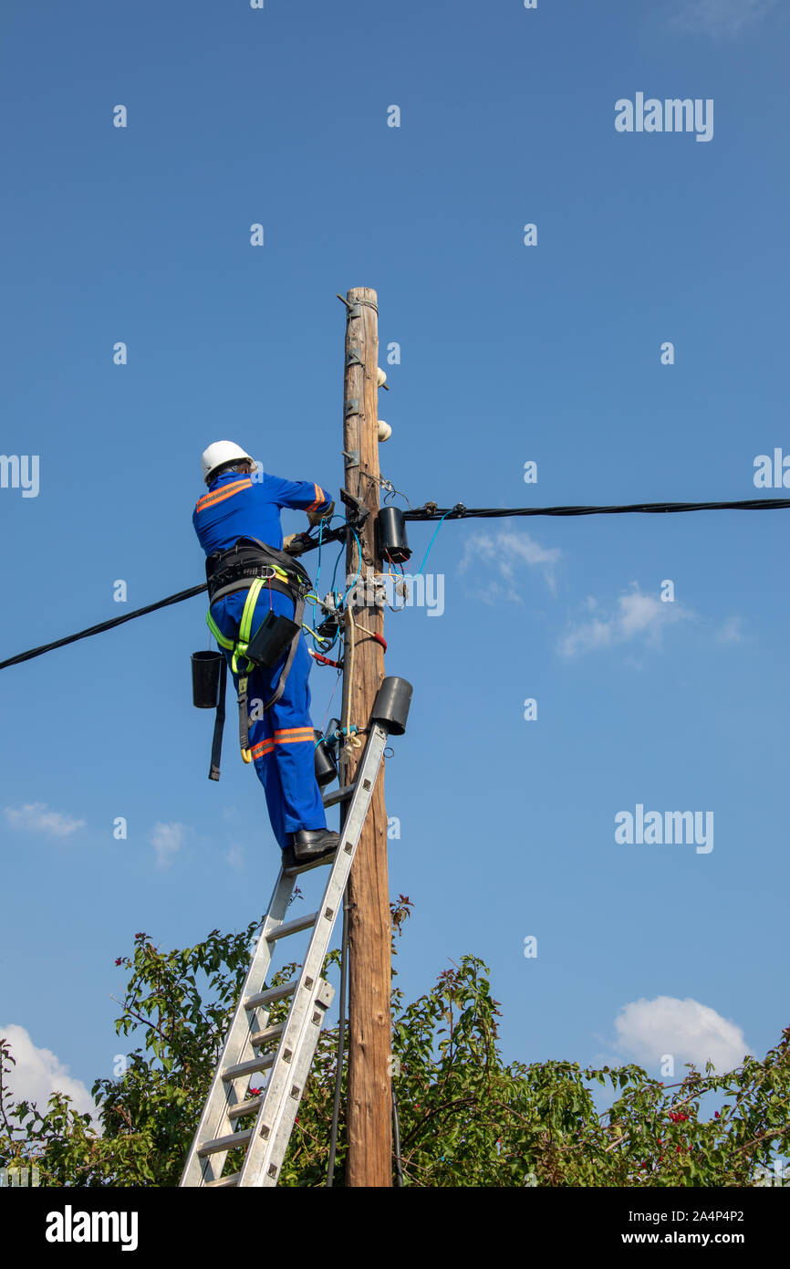 2024 Utility, Meter, Power Pole Installation Costs, 58 OFF