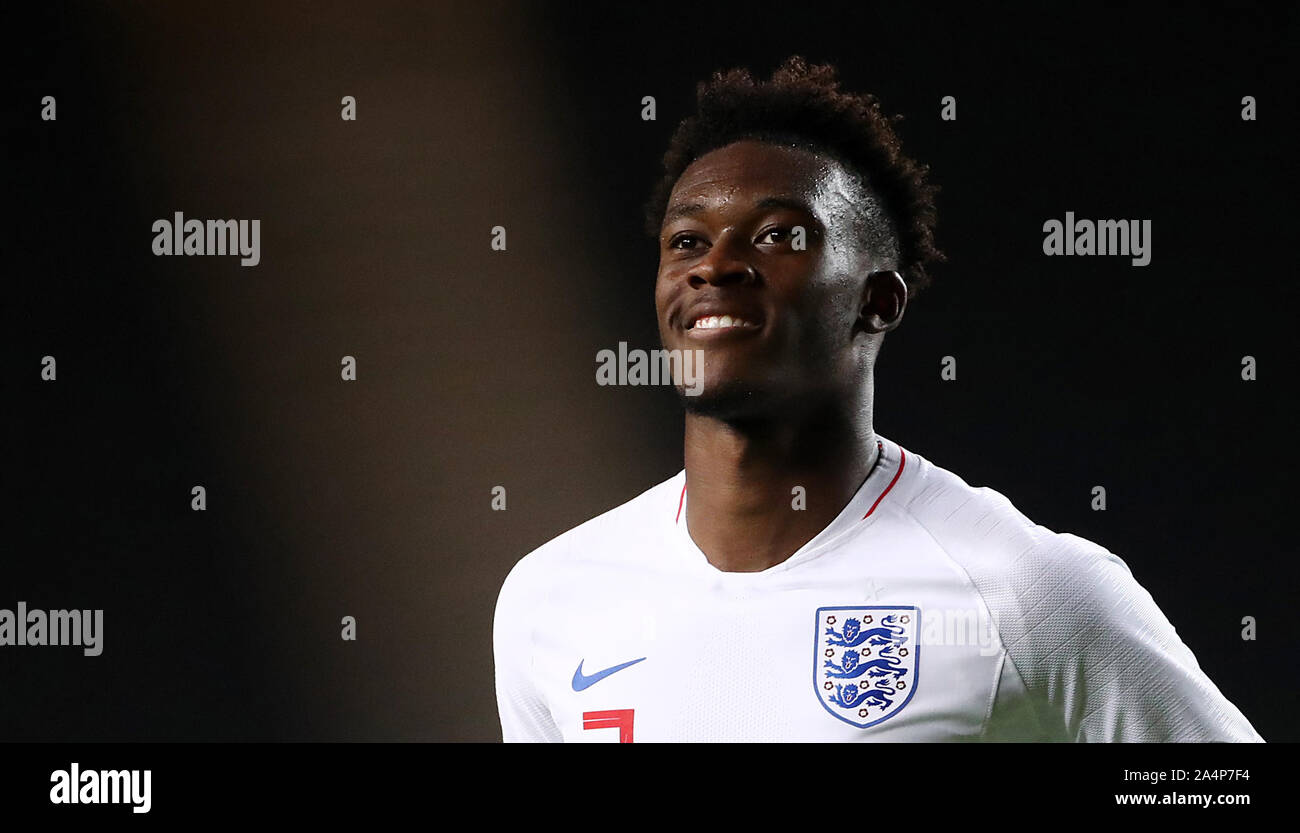 England's Callum Hudson-Odoi celebrates scoring his side's fourth goal of the game with team-mate Phil Foden during the UEFA Euro 2021 Under-21 Qualifying Group 3 match at Stadium MK, Milton Keynes. Stock Photo