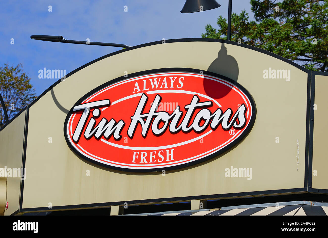 MONTREAL, CANADA - NOVEMBER 9, 2018: Tim Hortons logo in front of one of  their restaurants in Montreal, Quebec. Tim Hortons is a cafe and fastfood  can Stock Photo - Alamy