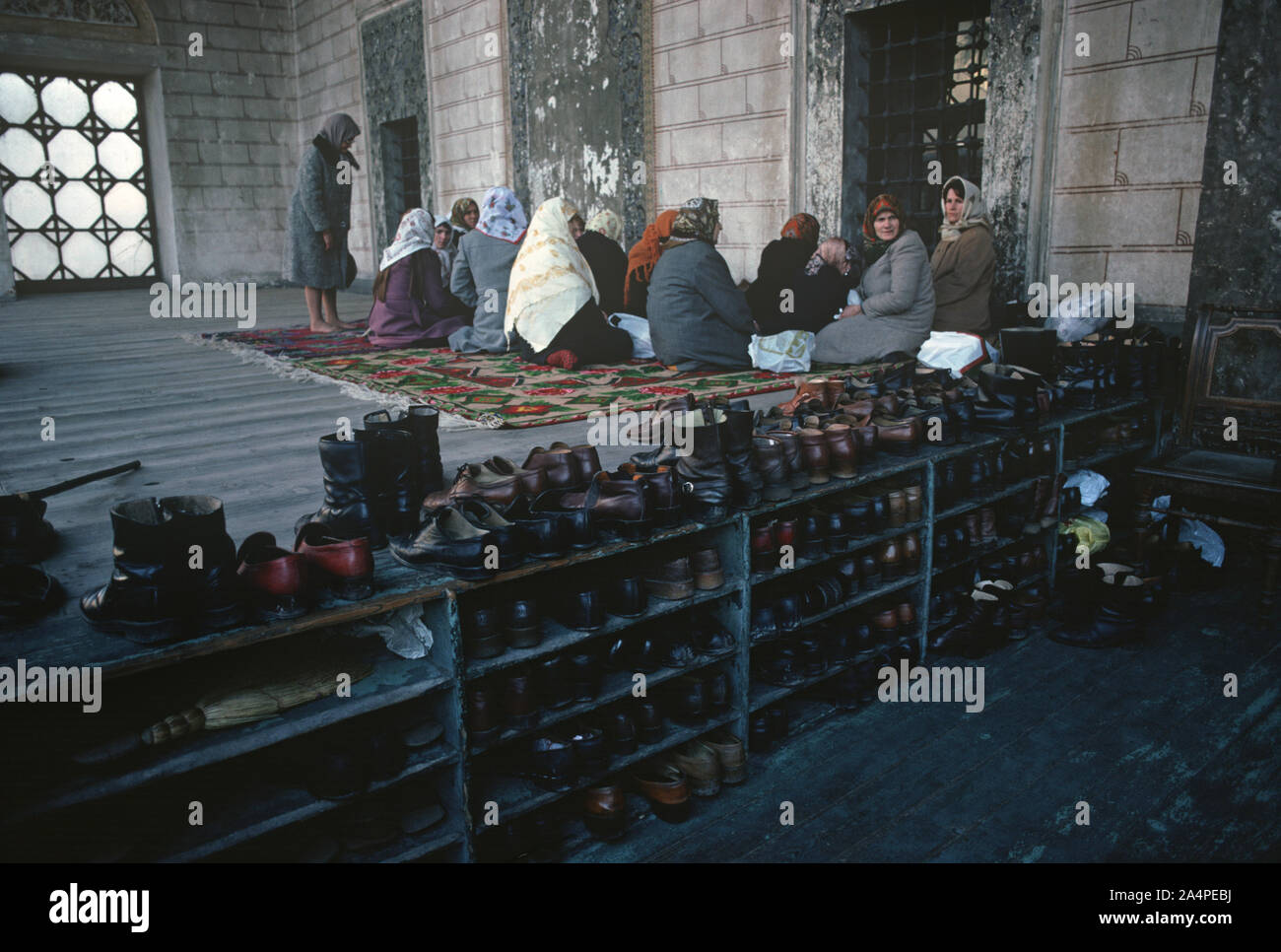Bosnian Muslim women in Sarajevo mosque, former Yugoslavia Stock Photo