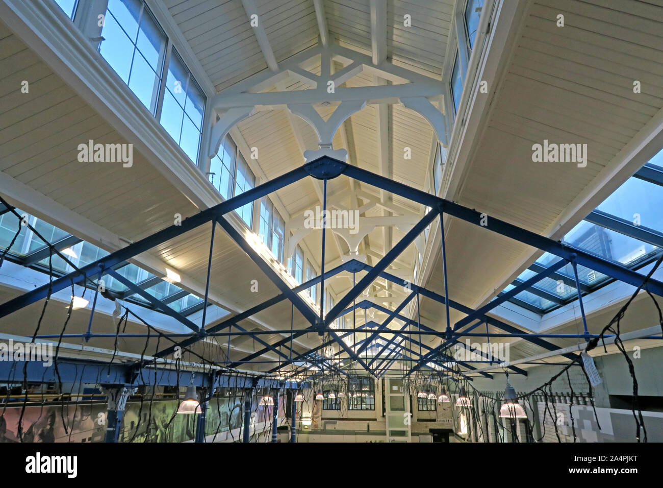 Victorian roof structure of the Warrington Gateway, Sankey street, Warrington, Cheshire, England, UK, WA1 1SR Stock Photo