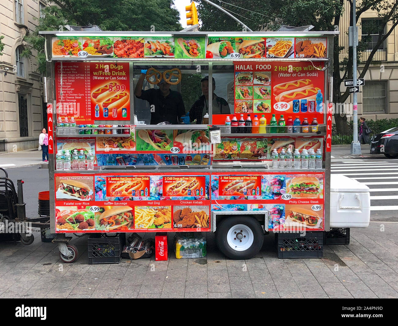 Food trucks vendors in New York City. Popular NYC food truck for residents and tourists, from Hot dog to fresh juice food. Manhattan. New York. USA. Ocotber, 3rd, 2018 Stock Photo