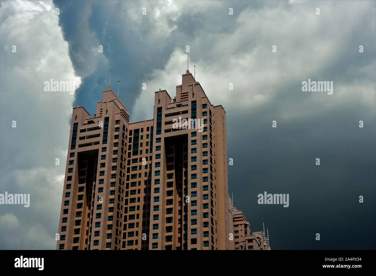 High rise apartments singapore hi-res stock photography and images - Alamy