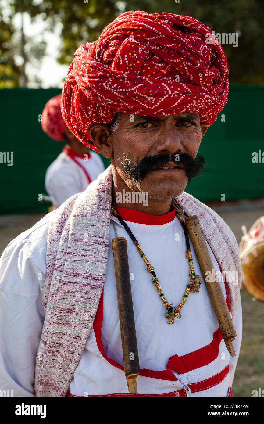 Indian man wearing turban hi-res stock photography and images - Alamy