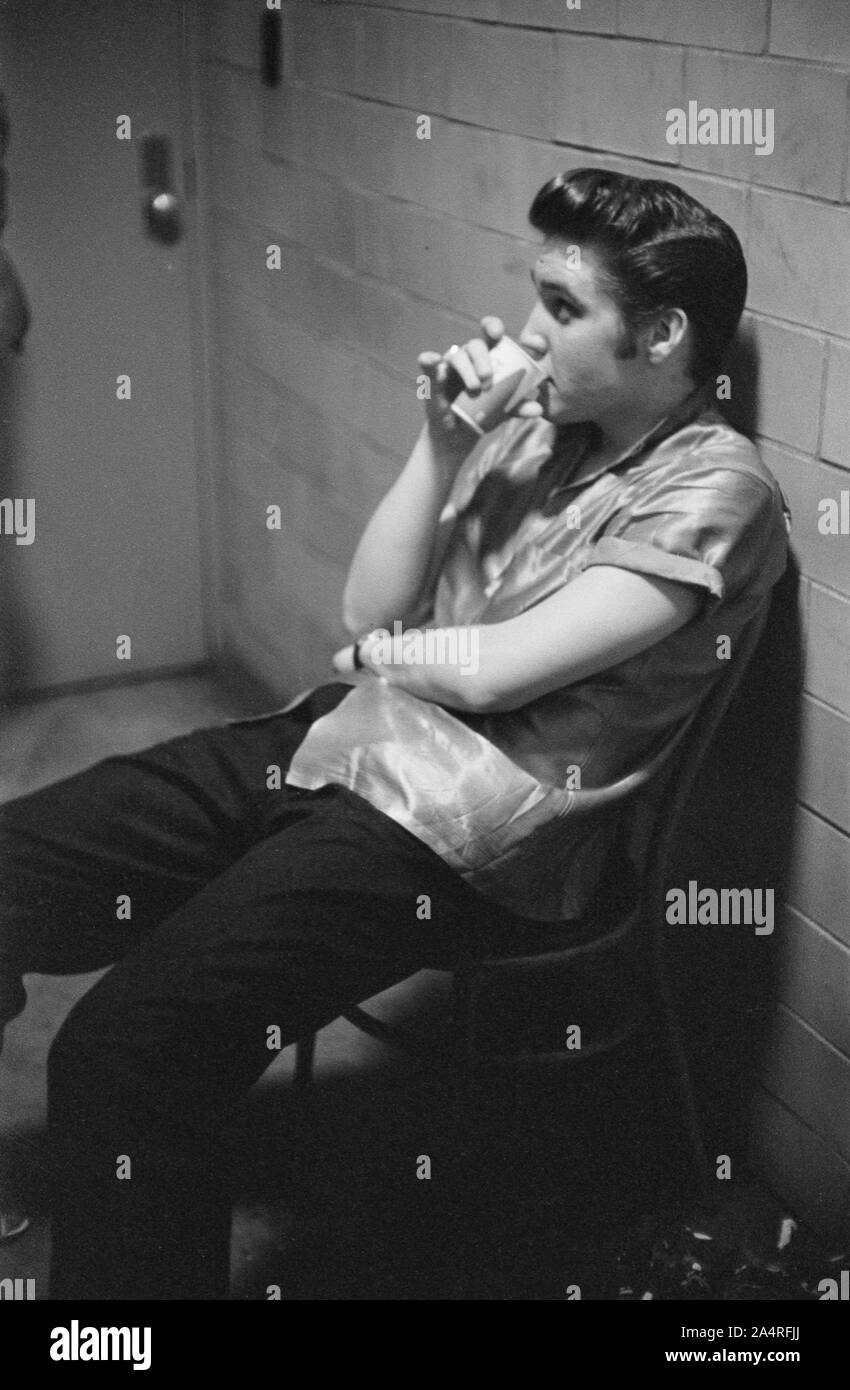 Elvis Presley backstage at the University of Dayton Fieldhouse, May 27, 1956. Stock Photo