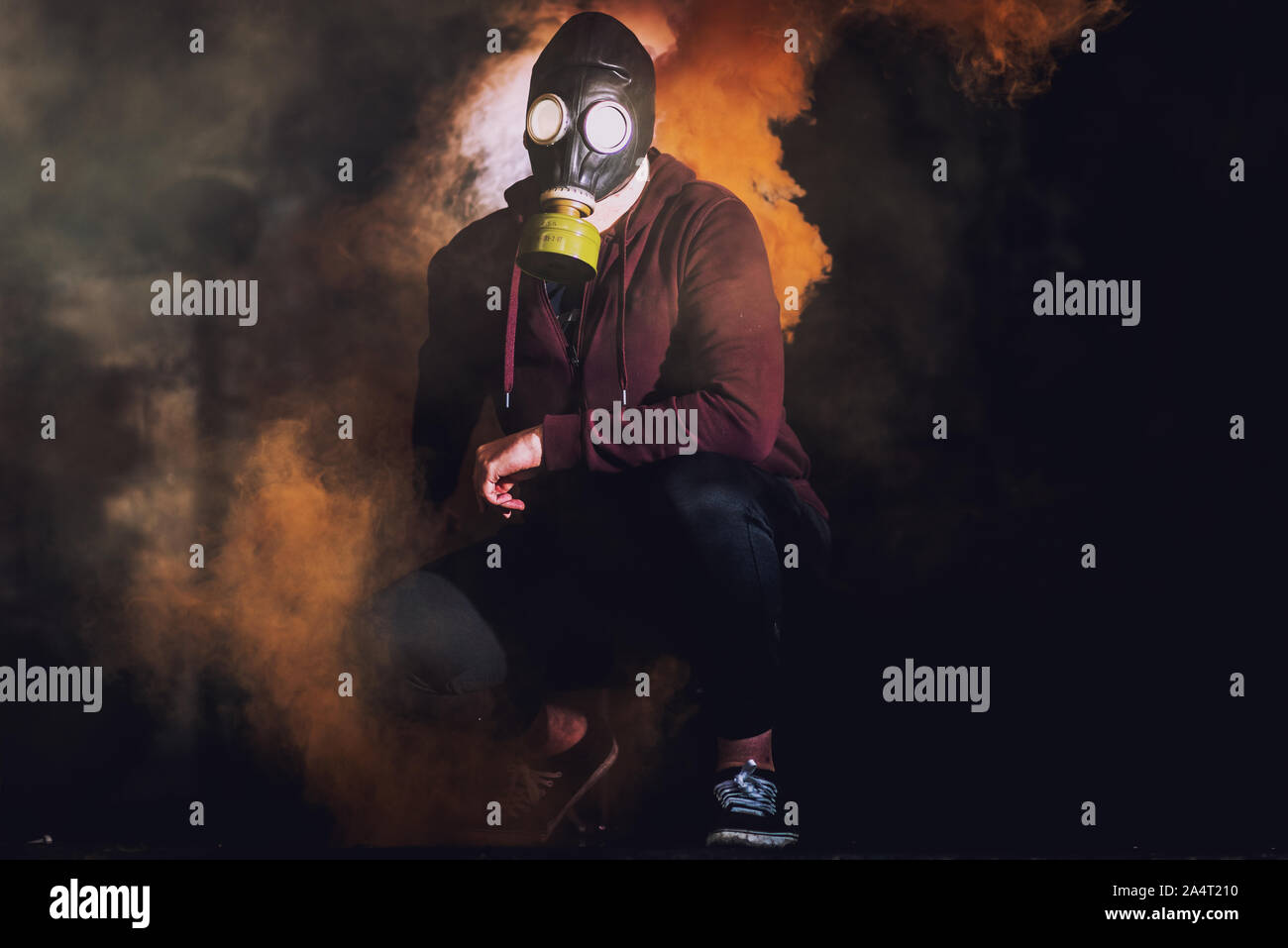 Man respiratory gas mask hi-res stock photography and images - Alamy