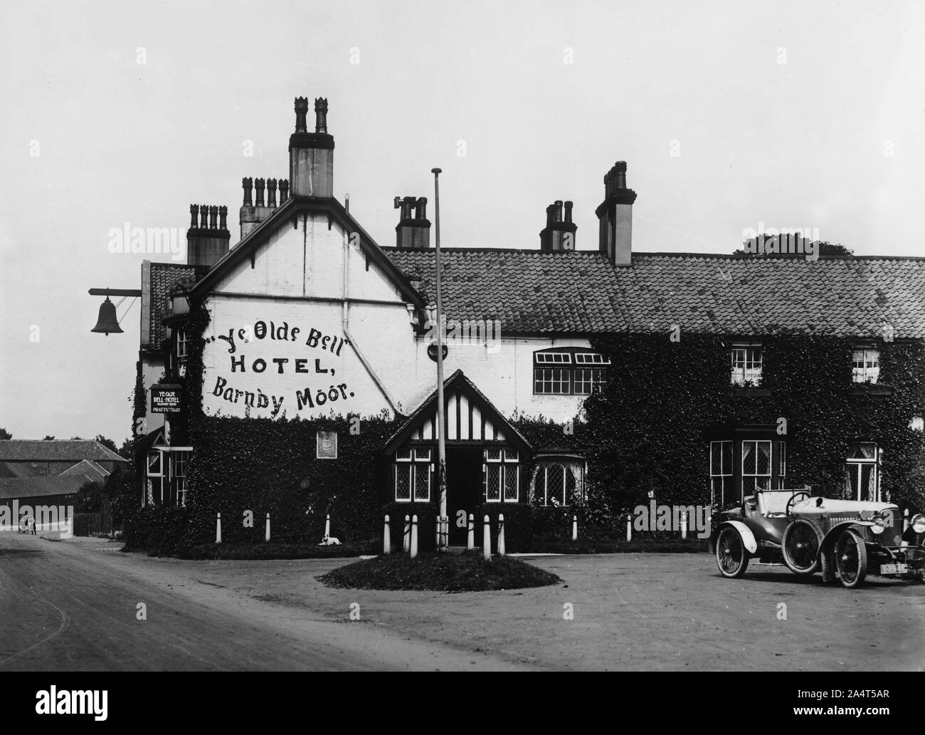 1913 Vauxhall 30 98 High Resolution Stock Photography and Images - Alamy