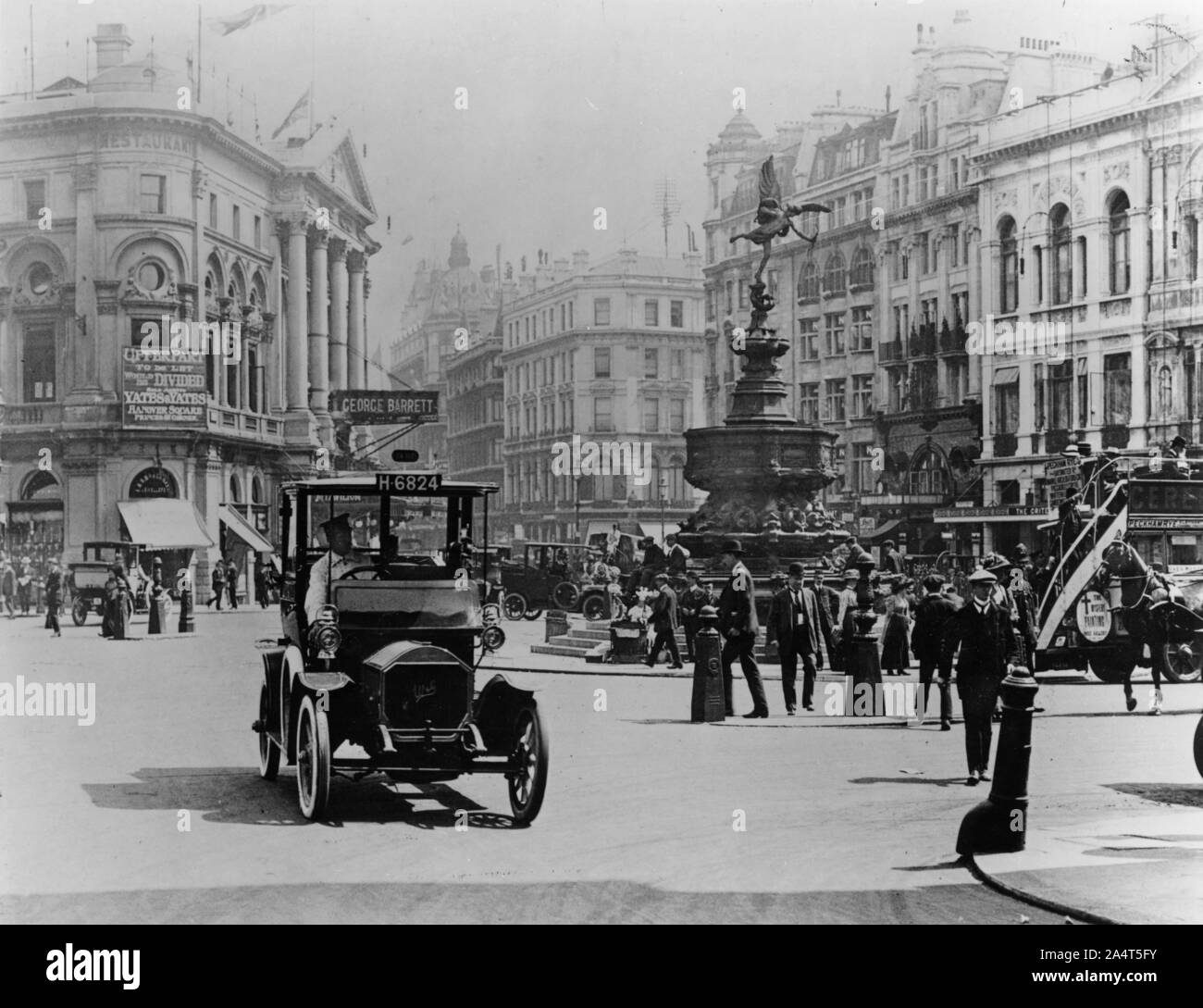 Unic taxi in Piccadilly circus, London circa 1910. Stock Photo