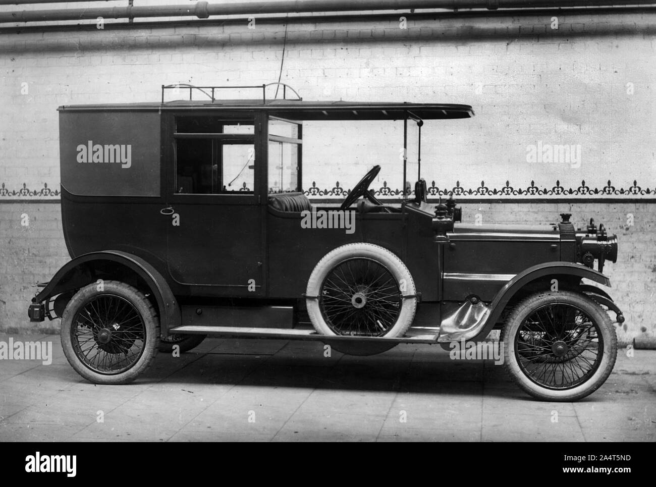 1915 Daimler 20hp WD staff limousine. Stock Photo