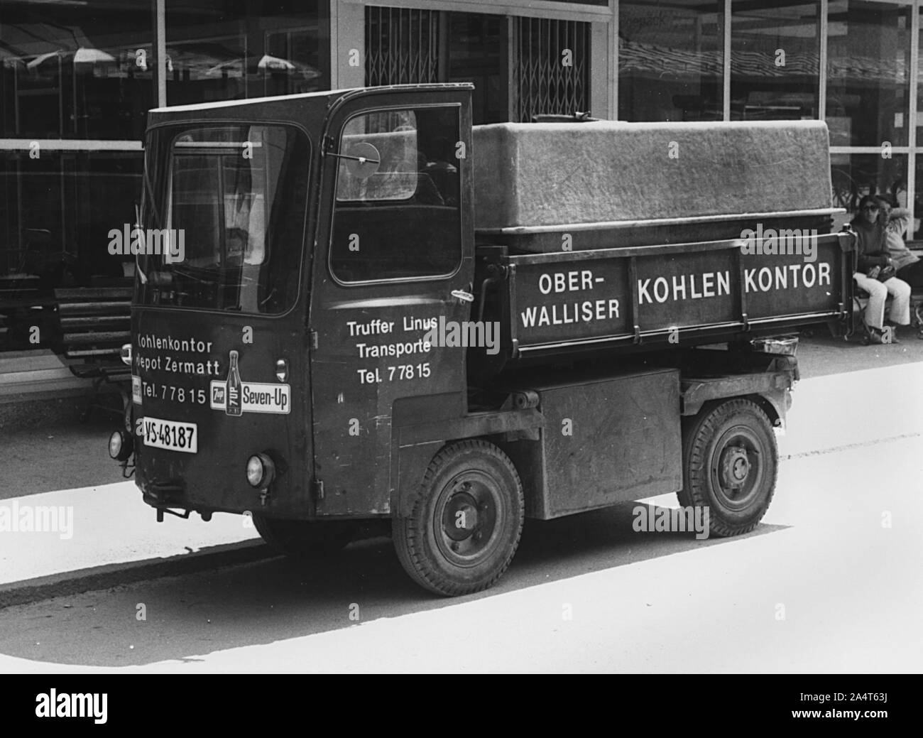 Electric truck truck Black and White Stock Photos & Images - Alamy