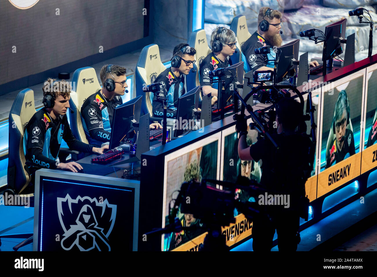 League of legends world championship hi-res stock photography and images -  Alamy