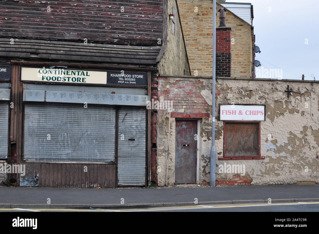 Derelict food shop hi-res stock photography and images - Alamy