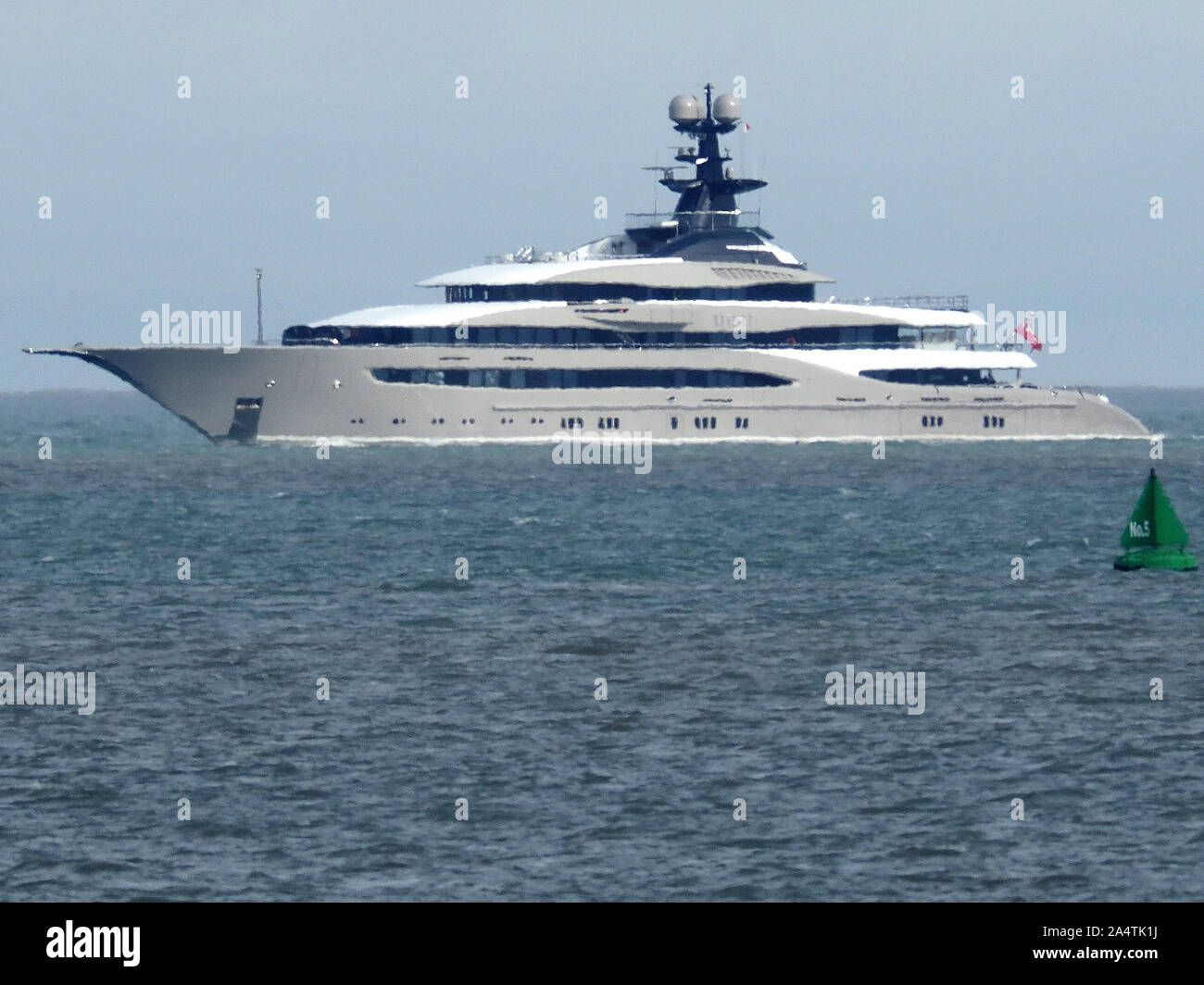 5 Superyachts of Super Bowl Contenders - Megayacht News