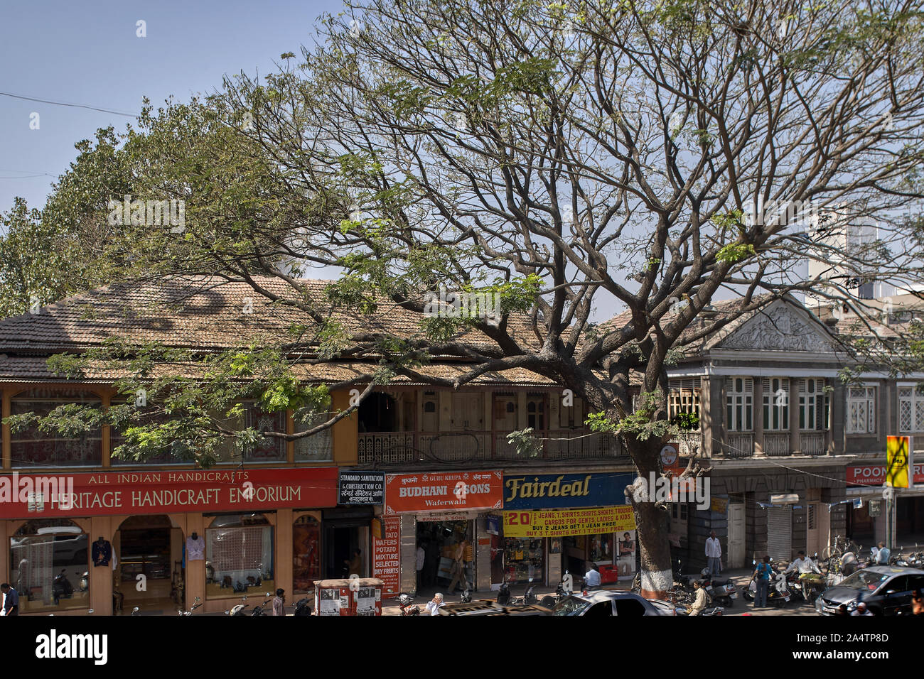 29Jan2008 Vintage shops in old house at East Street now MG Road camp