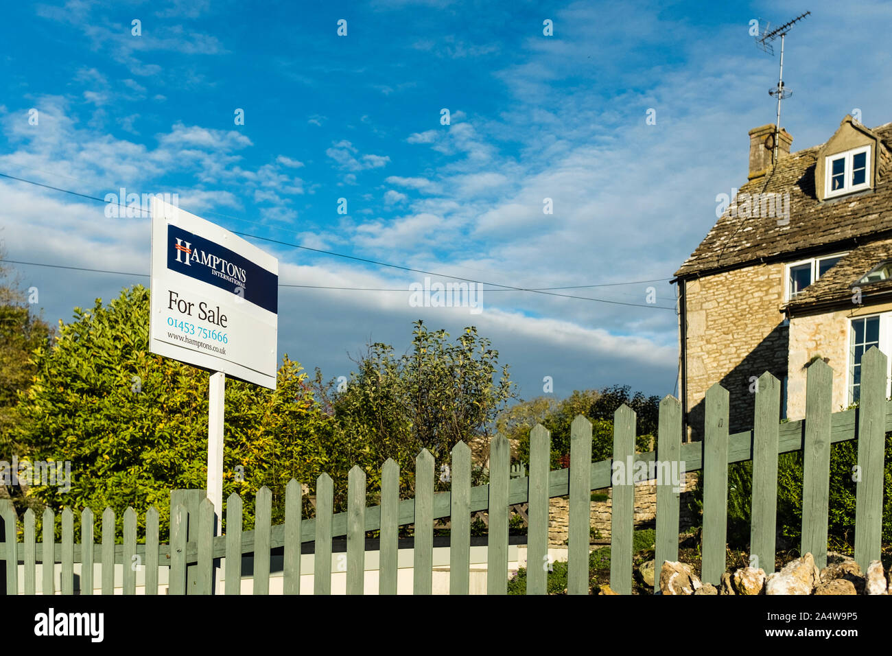 Hamptons estate agent sign hires stock photography and images Alamy