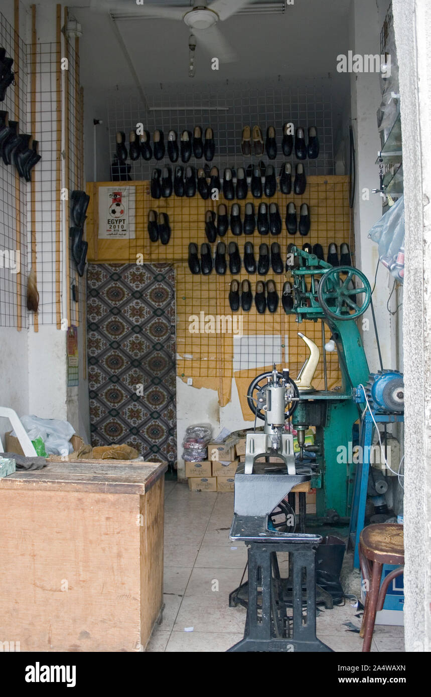Shoemaker shoes hi-res stock photography and images - Alamy