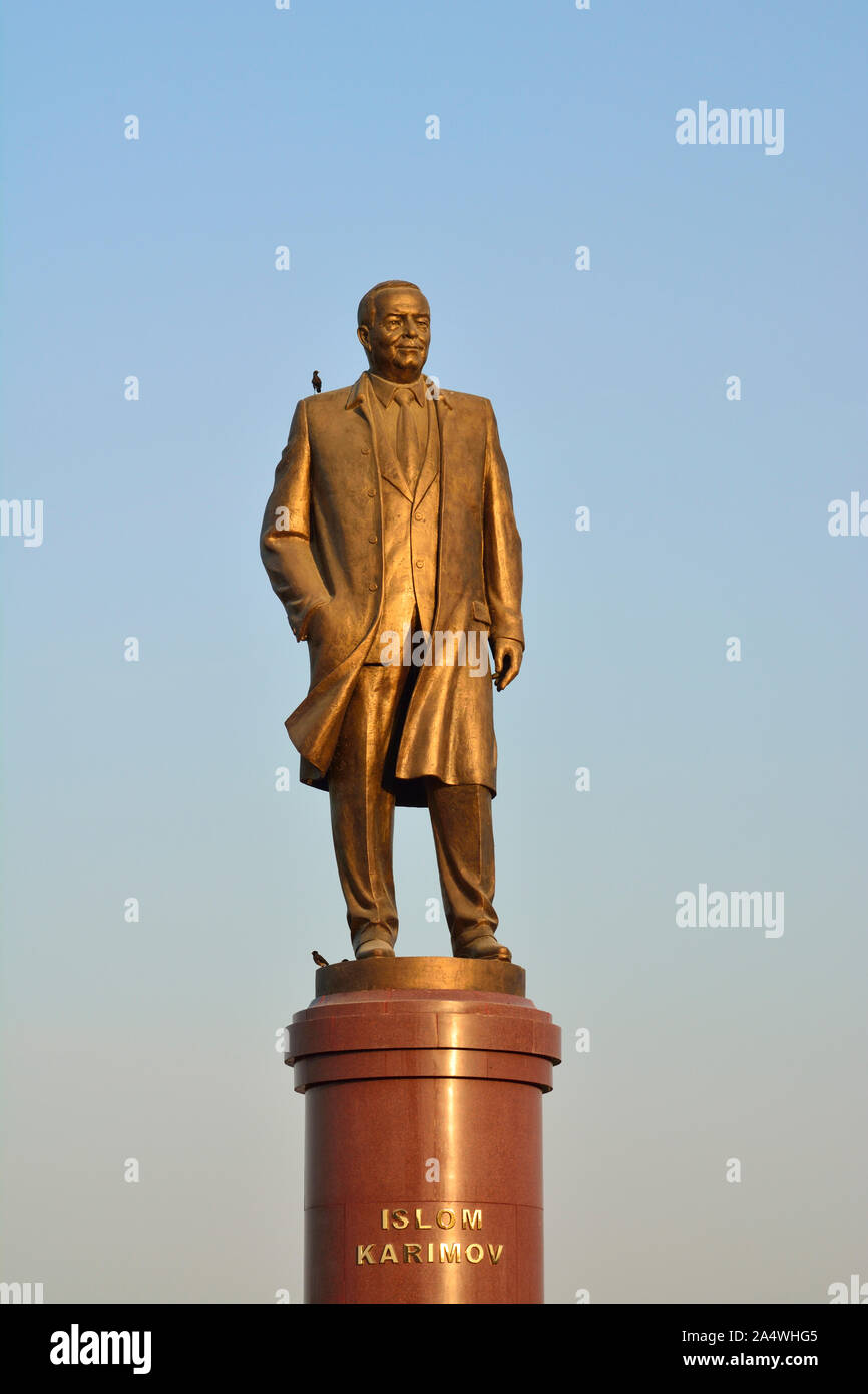 Statue samarkand uzbekistan hires stock photography and images Alamy