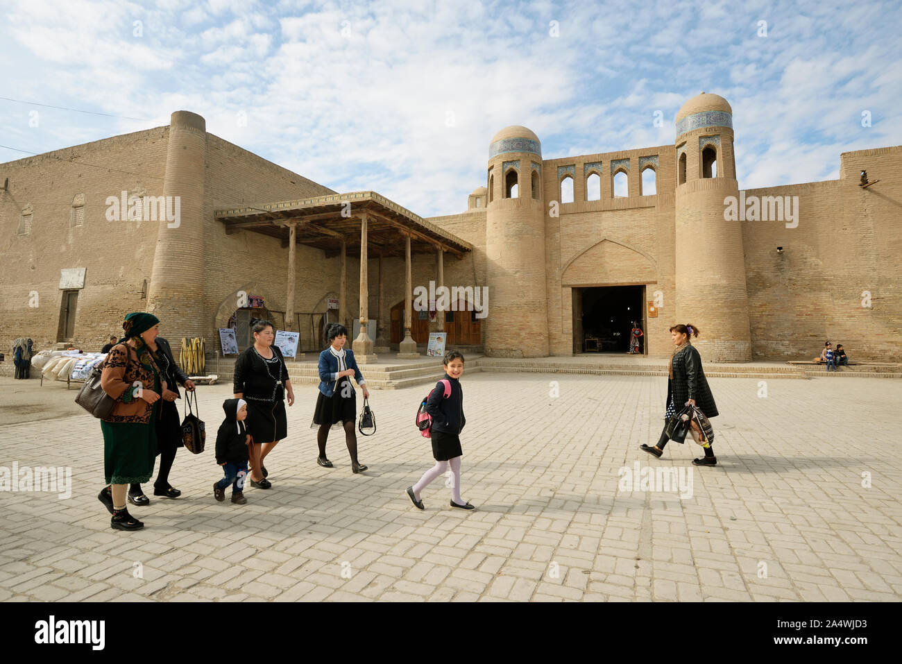 Palvan Darvoza (eastern gate) facing the Dekhon Bazaar. Khiva, a UNESCO World Heritage Site, Uzbekistan Stock Photo