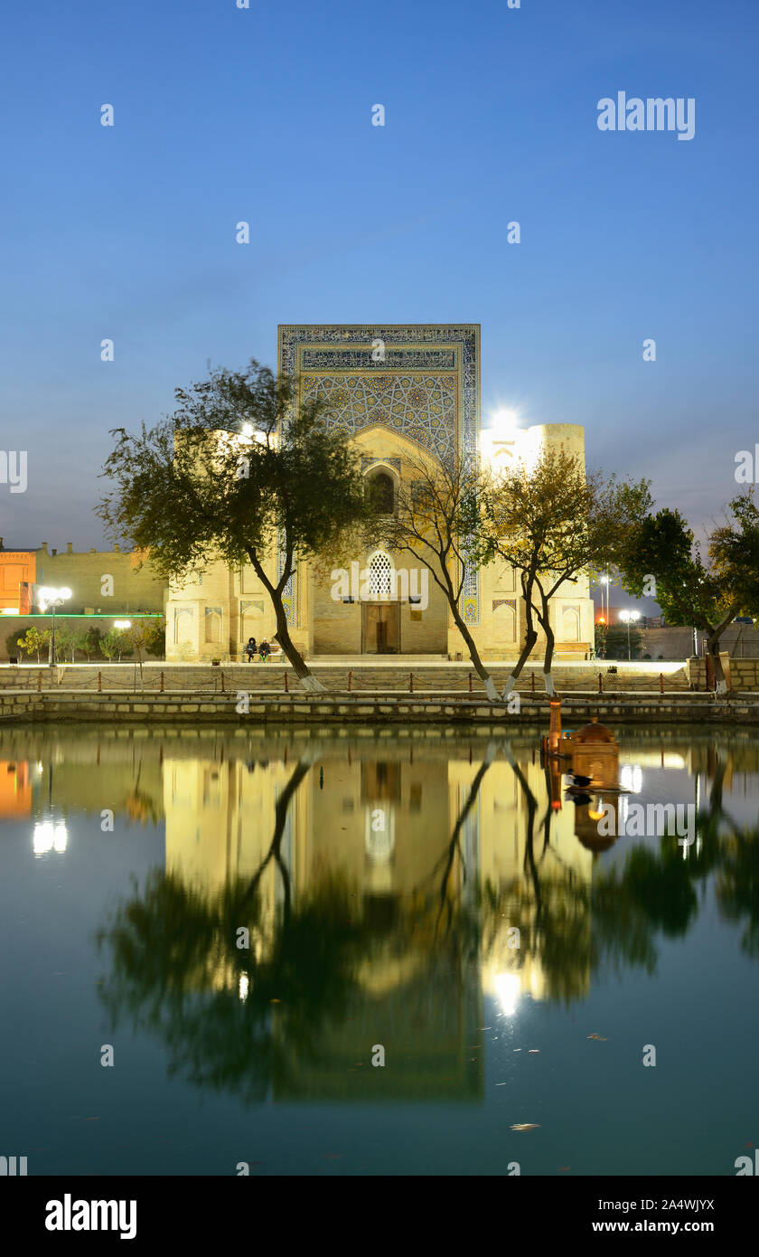 Lyabi Hauz, a wonderful and relaxing plaza, the heart of city life in Bukhara. A UNESCO World Heritage Site. Uzbekistan Stock Photo