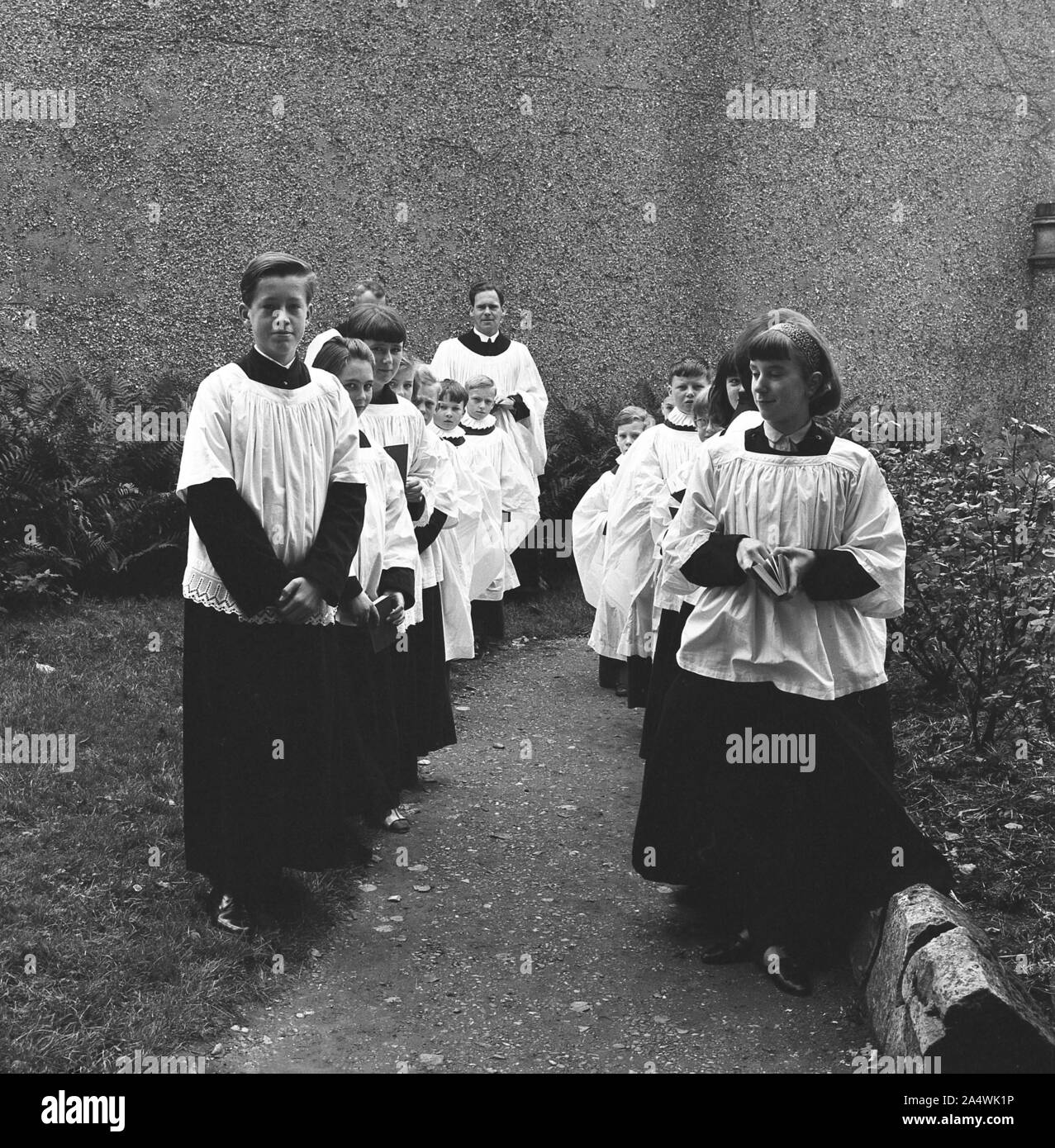 Black and white choir dress hotsell