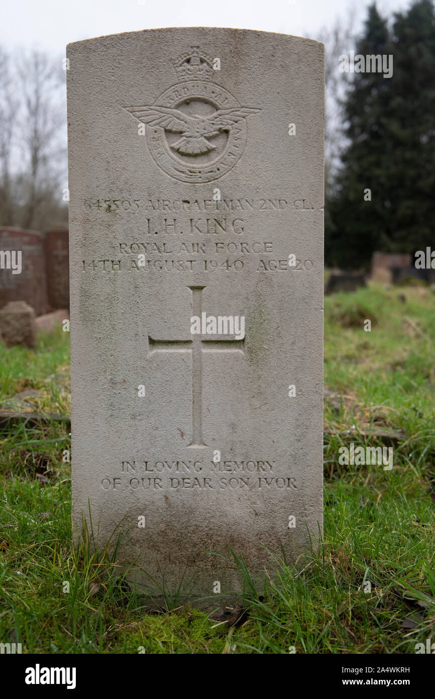 Commonwealth War Graves Commission Grave of Ivor Henry King of the ...