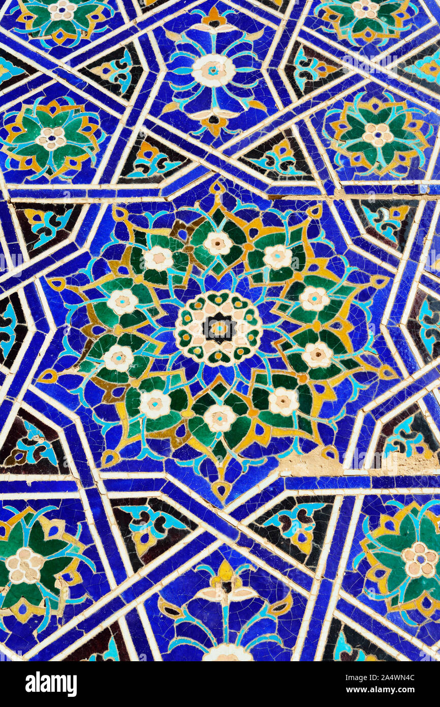 Tilework. The Shah-i-Zinda Ensemble includes mausoleums and other ritual buildings of 9-14th and 19th centuries. A Unesco World Heritage Site, Samarka Stock Photo