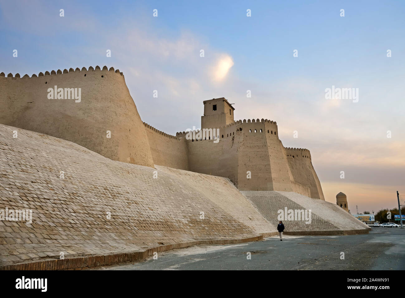 The mud brick walls of the Itchan Kala (old town) of Khiva. A UNESCO World Heritage Site, Uzbekistan Stock Photo