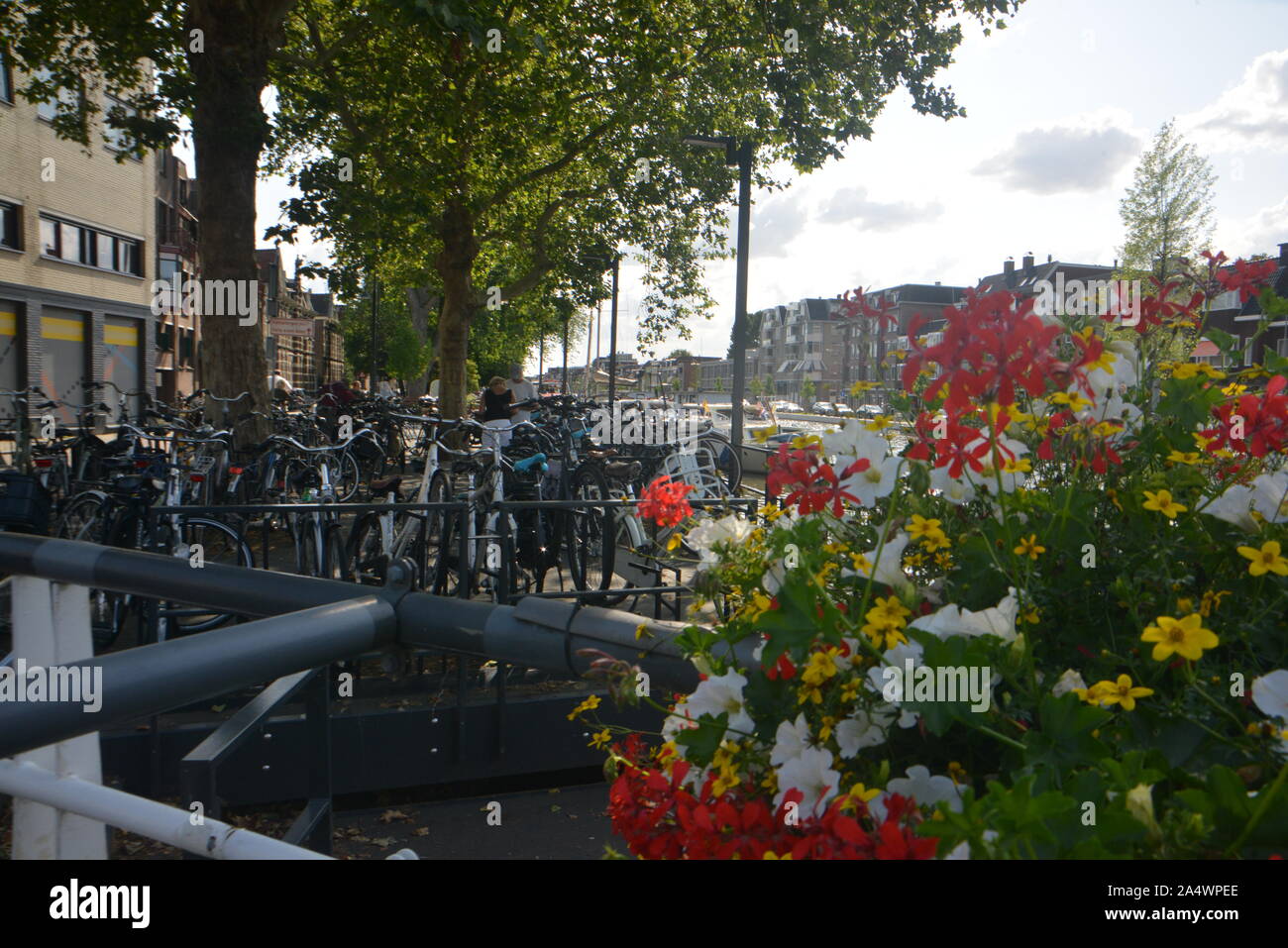 Waterway transportation scenes hi-res stock photography and images - Alamy