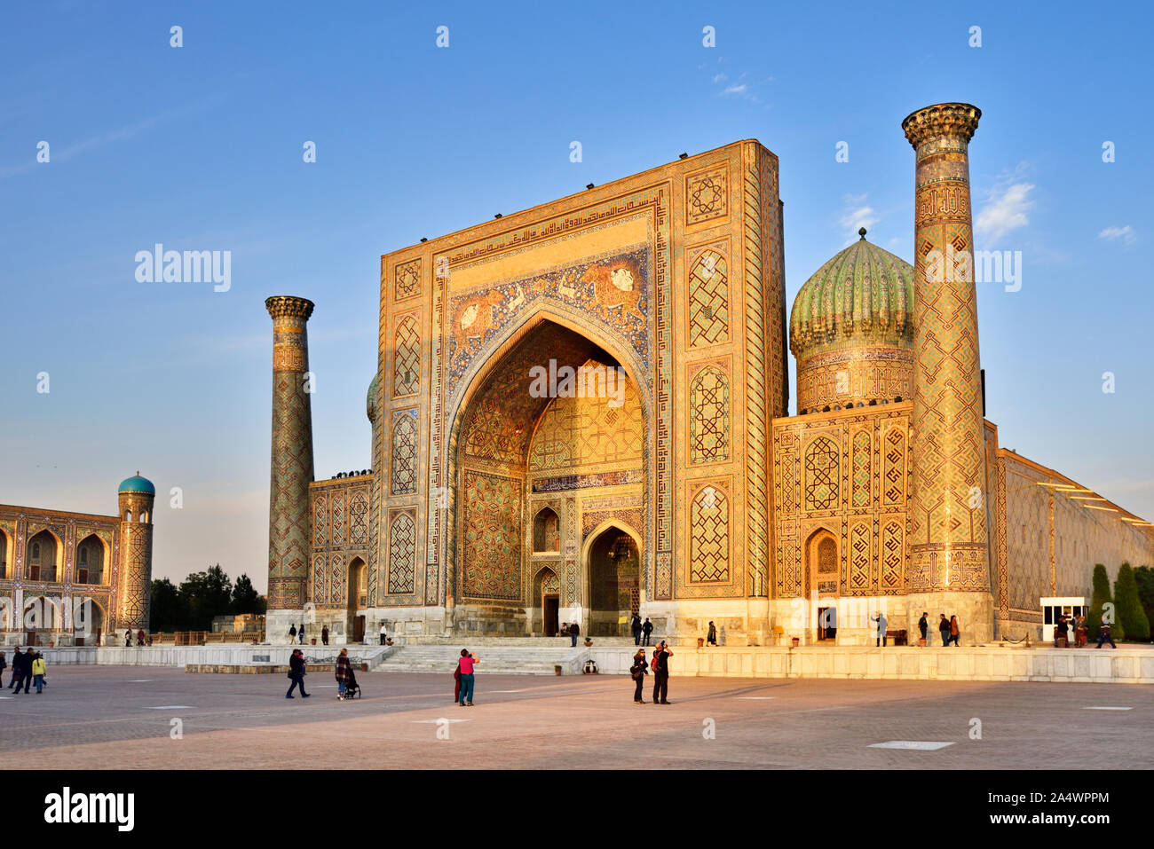 The Registan square and Sher-Dor Madrasah. A Unesco World Heritage Site, Samarkand. Uzbekistan Stock Photo