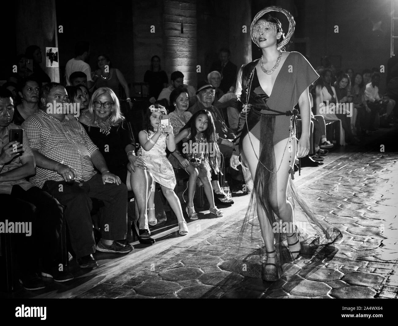 Fashion Show Black and White Stock Photos & Images - Alamy