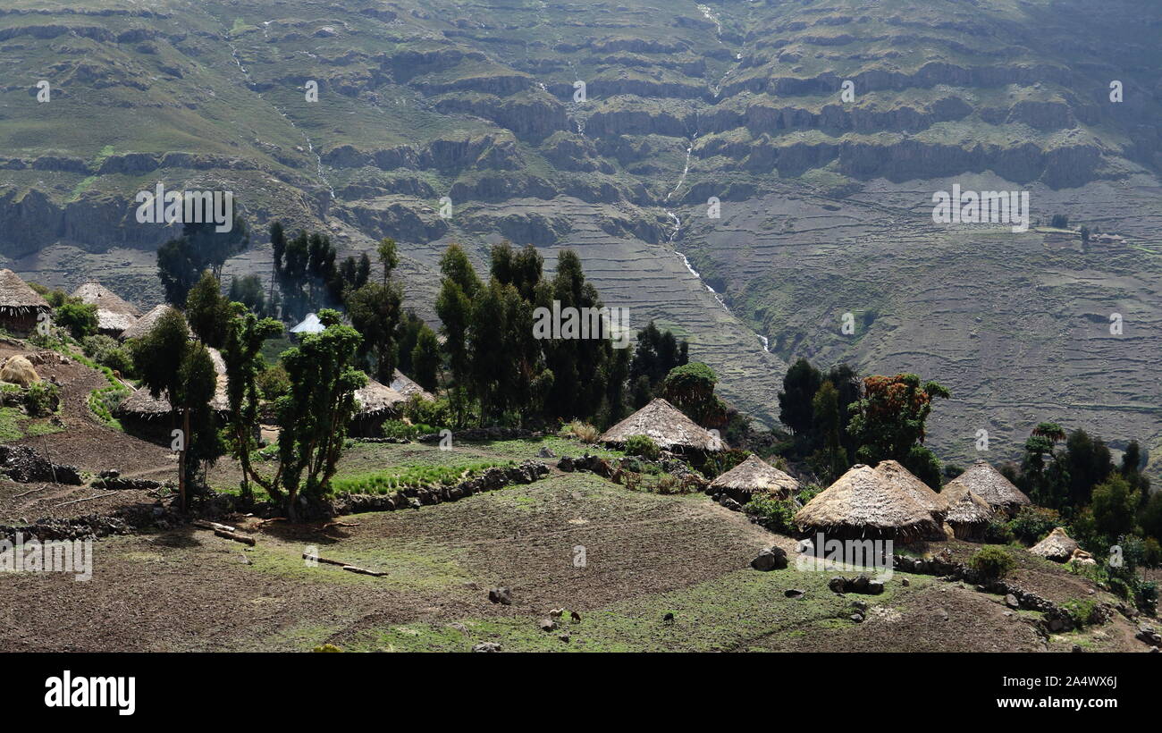 Indigenous housing hi-res stock photography and images - Alamy