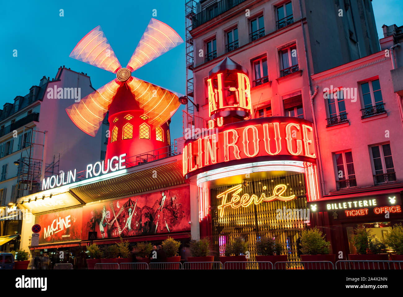 cabaret girls high resolution stock photography and images alamy