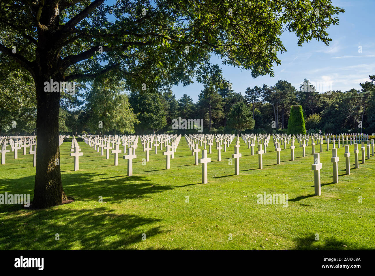 Headstones of the dead soldiers at the Normandy landing in the American cemetery of Colleville-sur-Mer, France Stock Photo