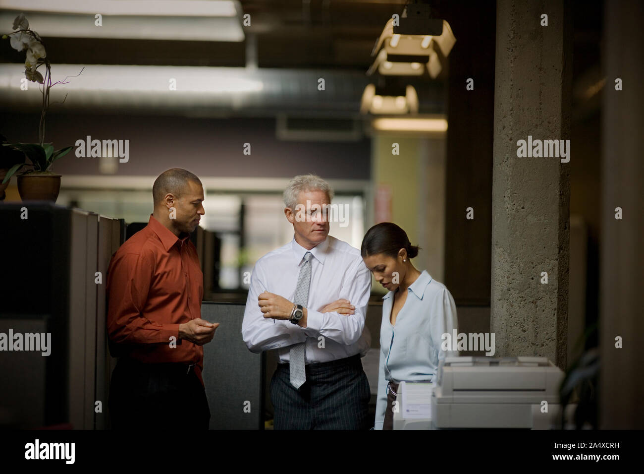 Man woman talking stood hi-res stock photography and images - Alamy