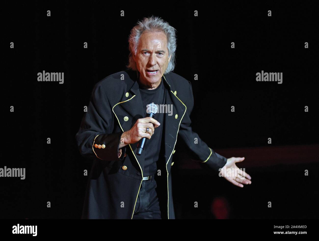 Hiawassee, GA, USA. 16th Oct, 2019. Gary Puckett on stage for Gary Puckett and Union Gap in Concert, Anderson Music Hall, Georgia Mountain Fairgrounds, Hiawassee, GA October 16, 2019. Credit: Derek Storm/Everett Collection/Alamy Live News Stock Photo