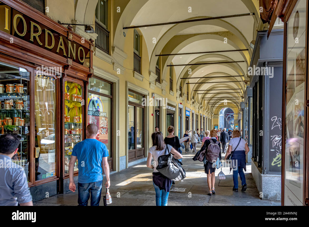 Scarpe e scarpe shop torino piazza carlo felice