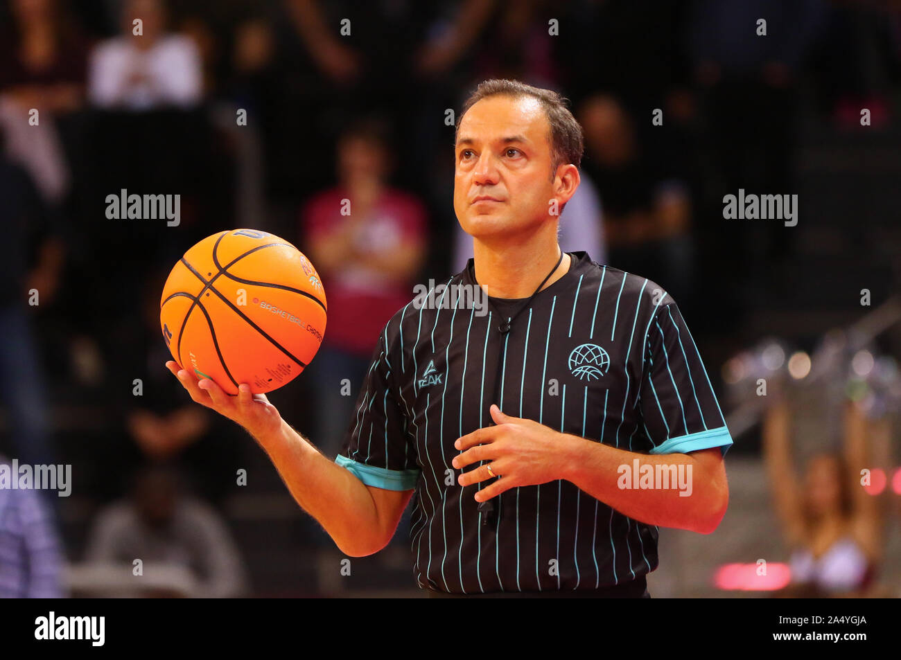 Bonn, Germany, 16.10.2019, Telekom Dome, Basketball, FIBA Champions League,  Telekom Baskets Bonn vs Casademont Zaragoza : Referee Tolga Sahin Stock  Photo - Alamy