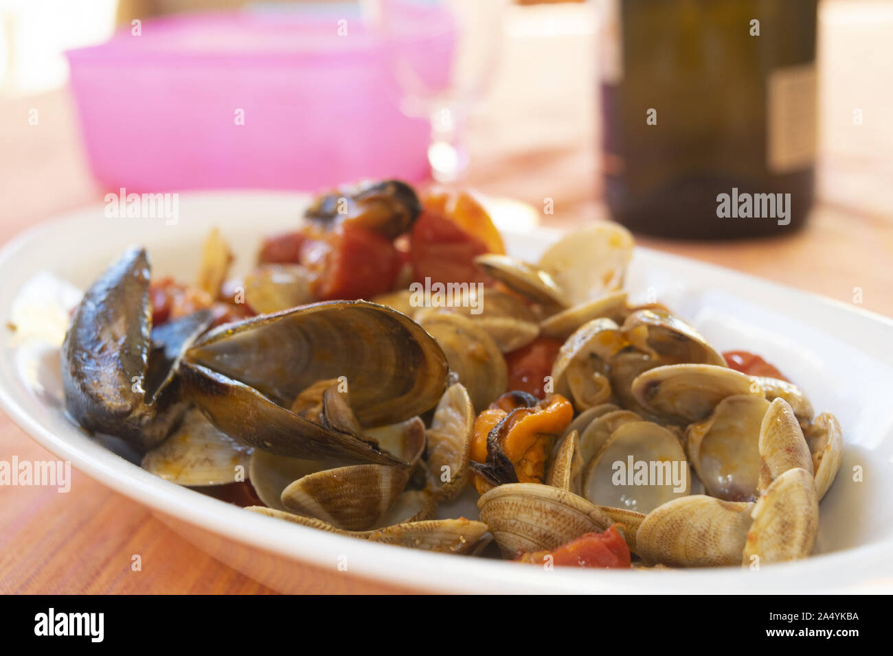 Saute of prawns hires stock photography and images Alamy