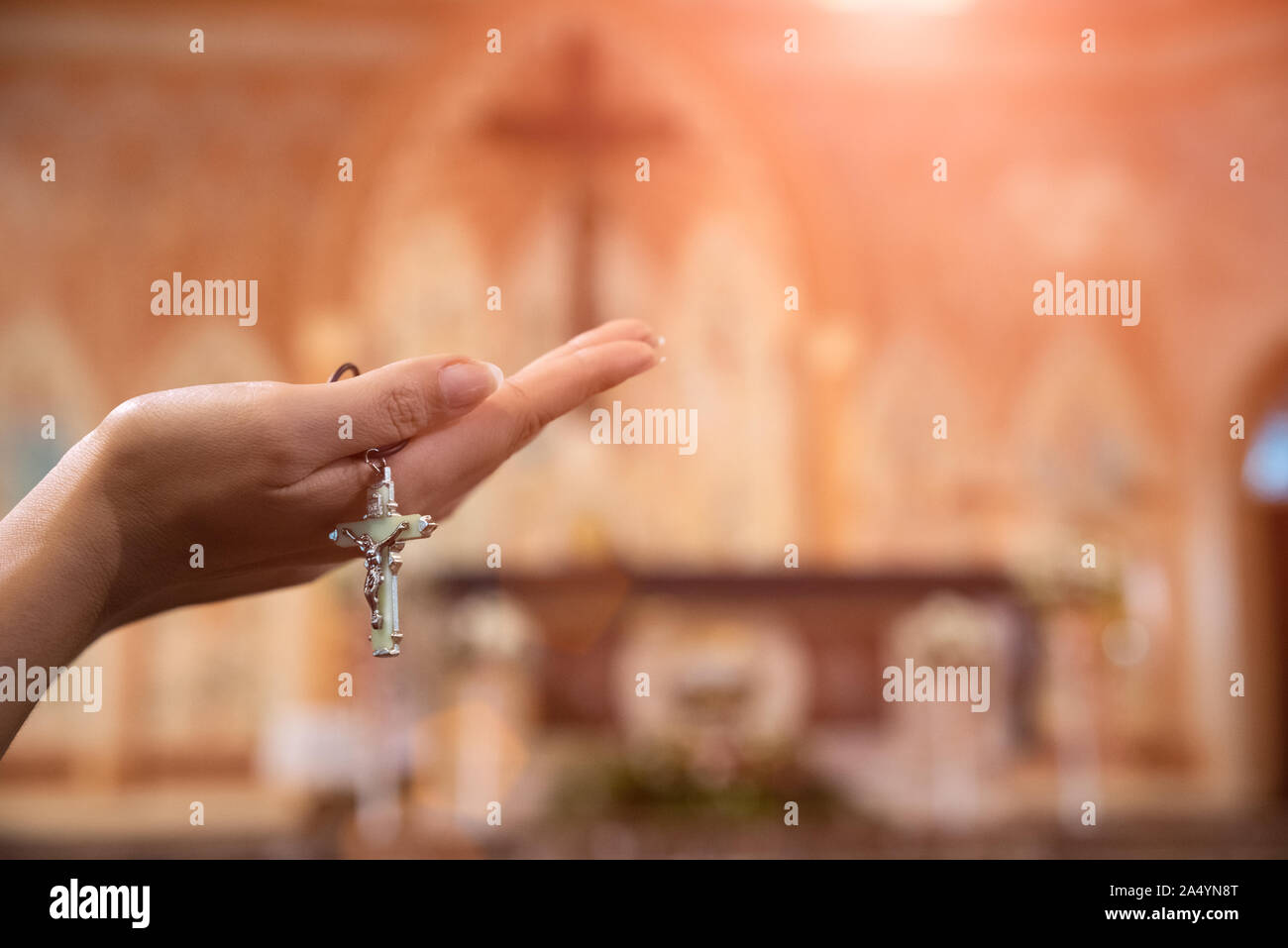 Hand holding rosary hi-res stock photography and images - Alamy