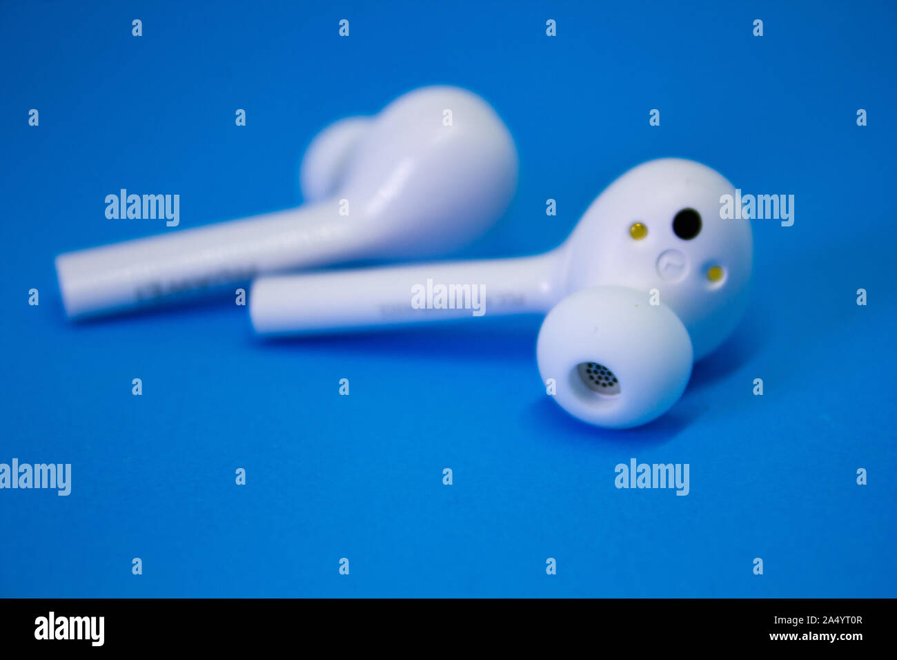 Ear pods hi-res stock photography and images - Alamy