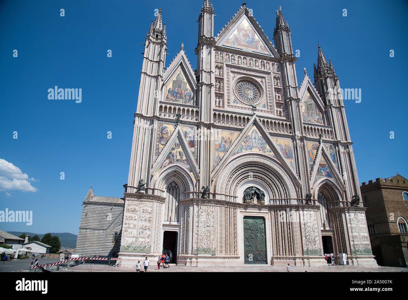 italian-gothic-cattedrale-di-santa-maria-assunta-cathedral-of