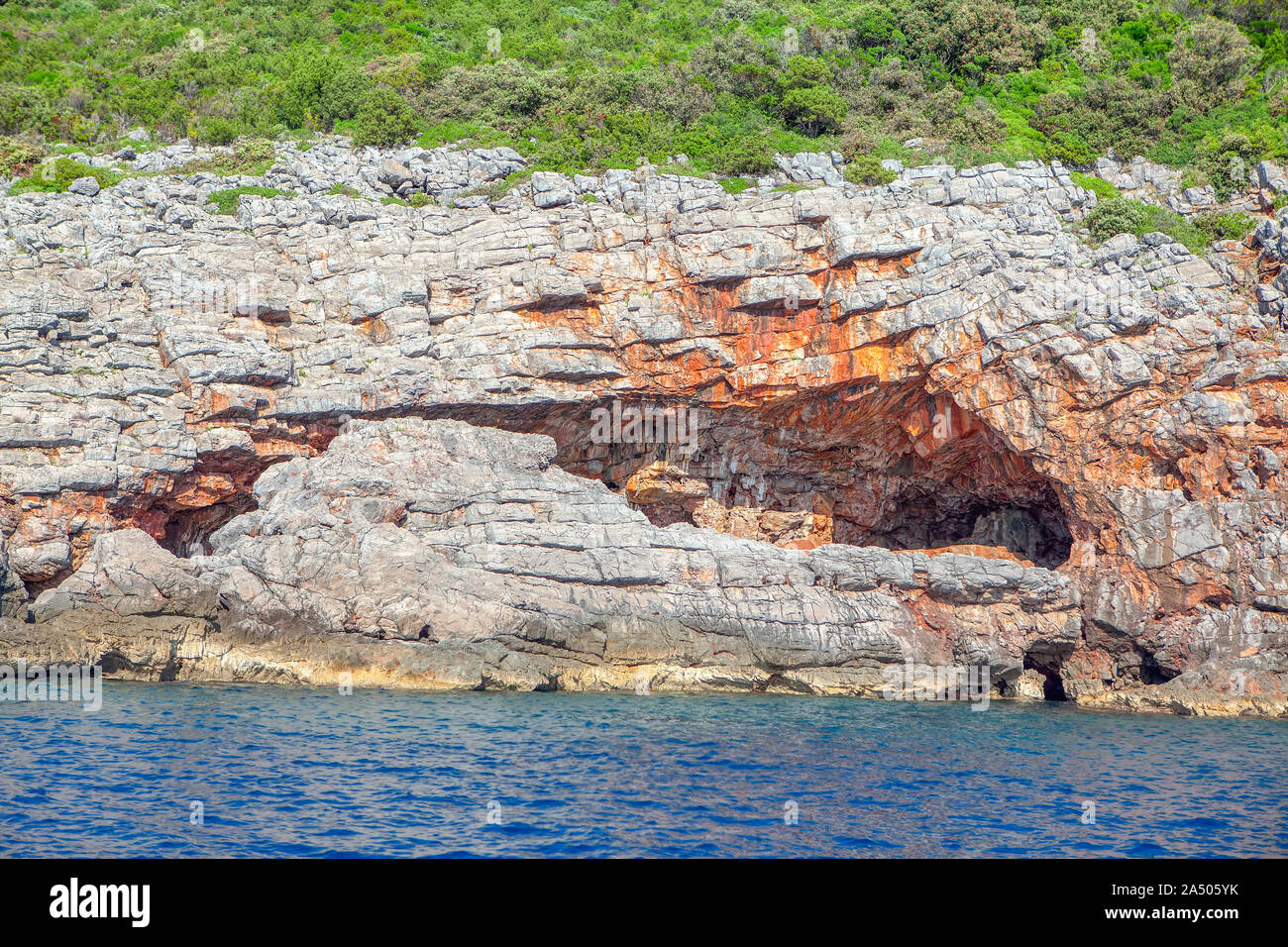 Coastal rock formations cave hi-res stock photography and images - Alamy