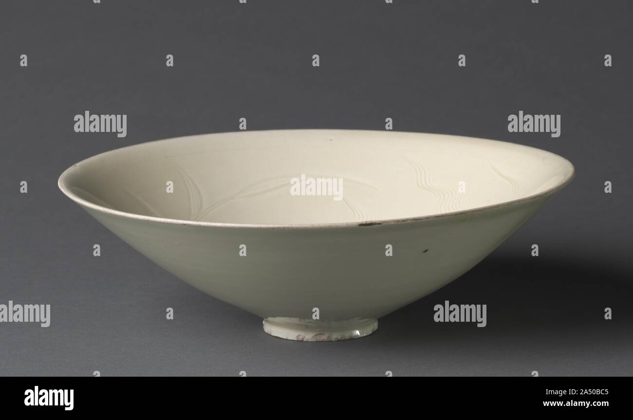 Chinese porcelain foot rim hi-res stock photography and images - Alamy