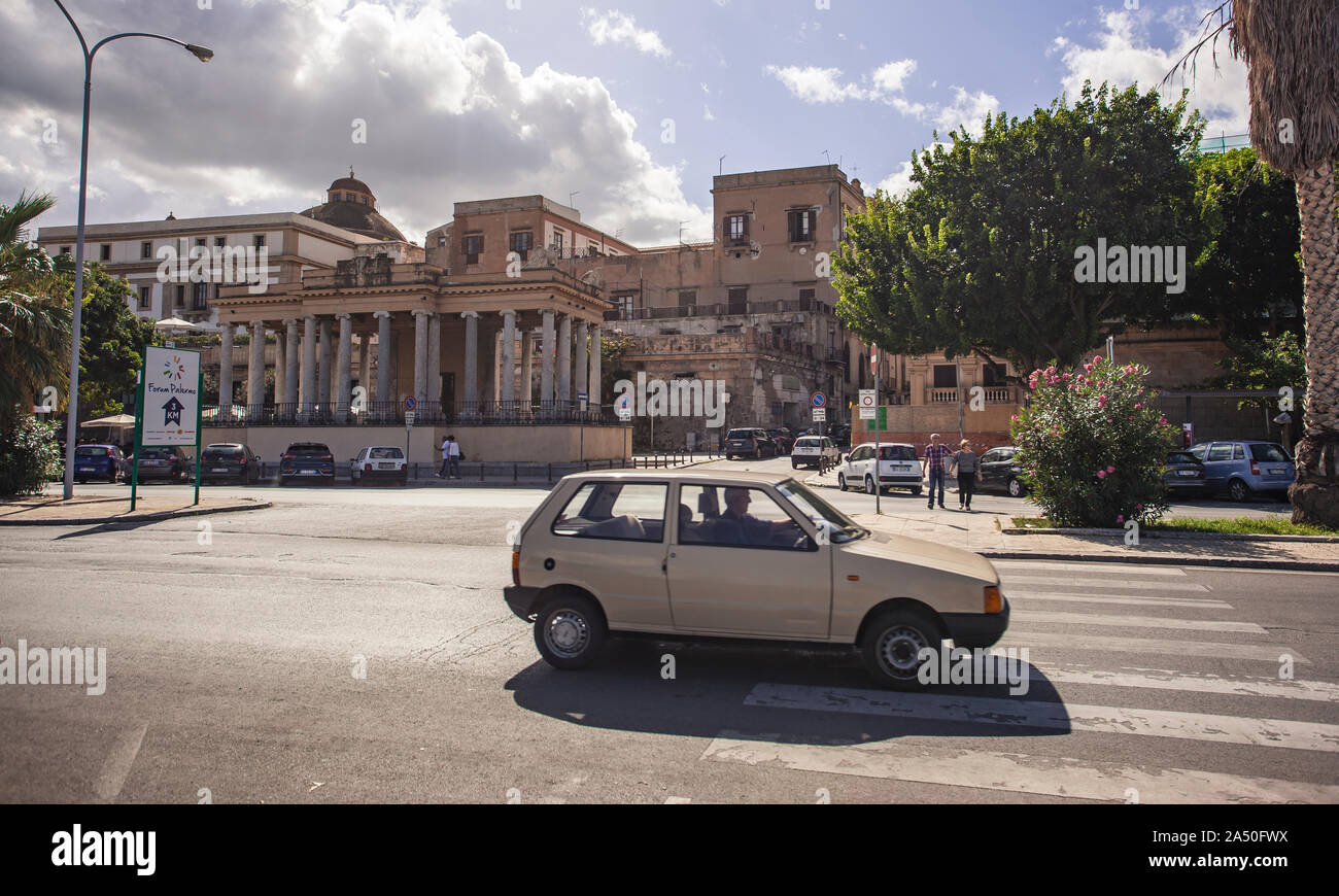 Traffic In Foro Italico In Palermo 2 Stock Photo Alamy